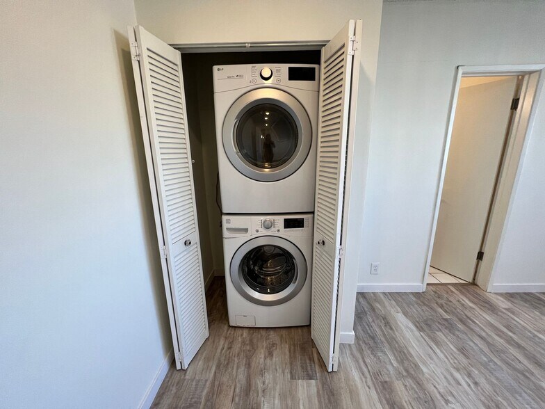 Building Photo - 12727 Matteson Ave