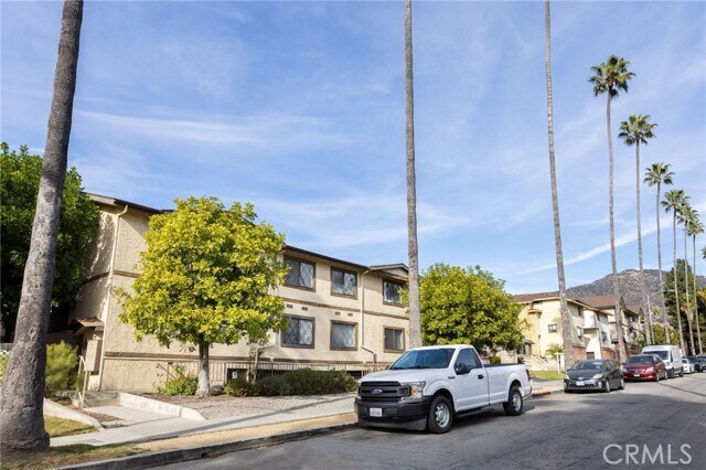 Building Photo - 1117 Linden Ave