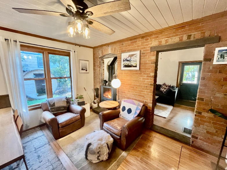Primary Photo - 504 N Church Ave