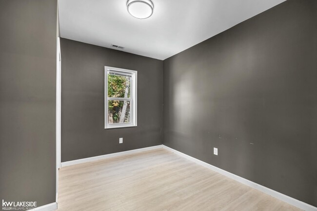 Building Photo - 8281 Meadow Ave