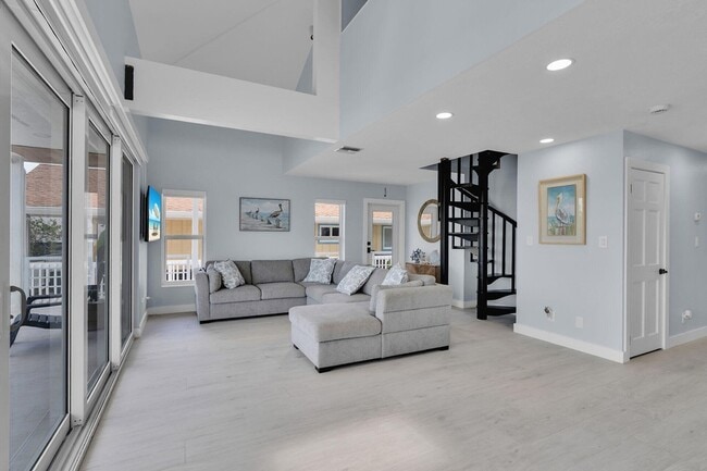 Building Photo - 121 Long Key Lake Dr
