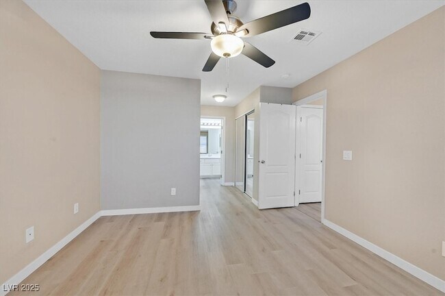 Building Photo - 350 S Durango Dr