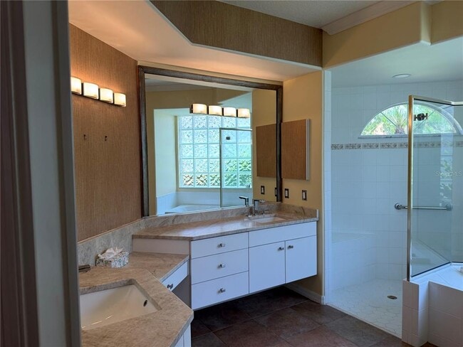 Building Photo - 8544 Park Shore Ln