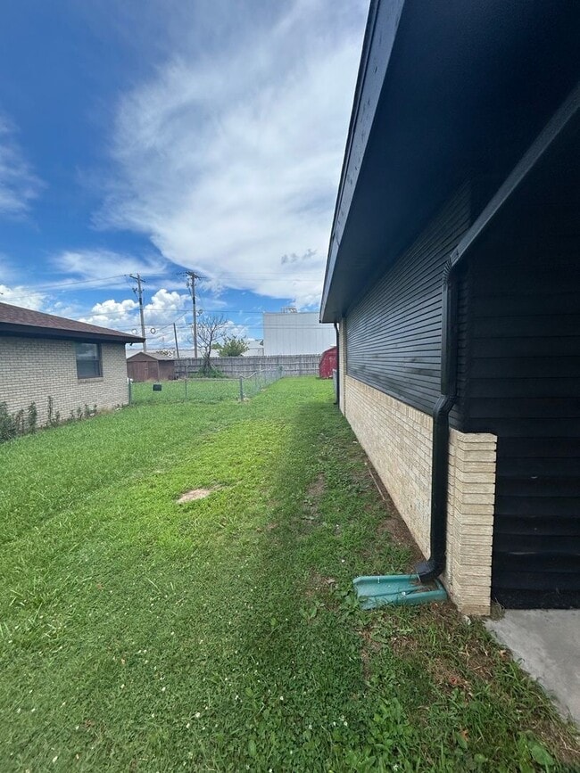 Building Photo - Charming 3-bedroom, 2-bath home in Springd...