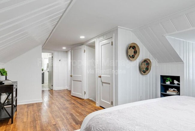 Building Photo - 4504 Hanover Ave