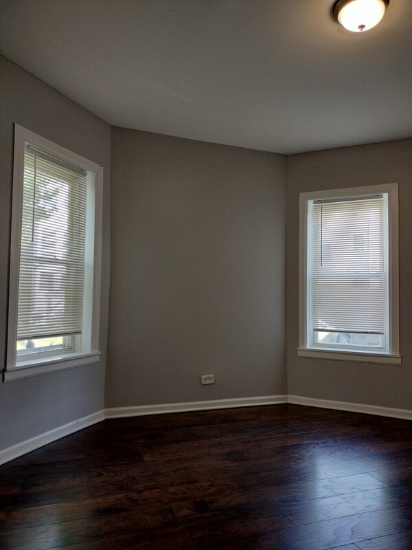 Building Photo - 2525 E 72nd Pl
