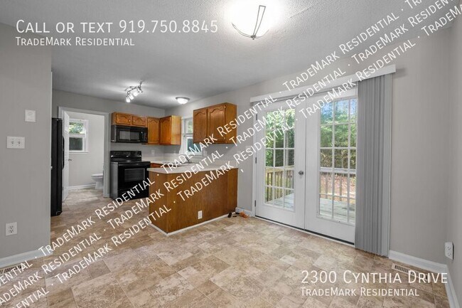 Building Photo - 2300 Cynthia Dr