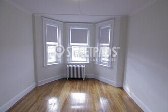 Building Photo - bedroom in Boston MA 02215