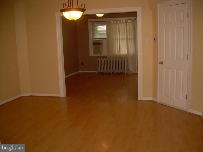 Building Photo - 996 Anchor St