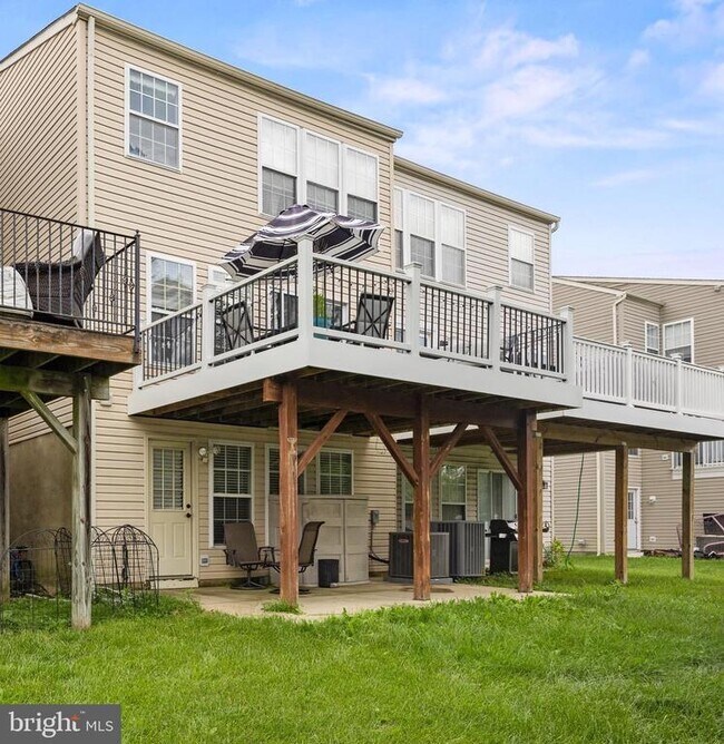 Building Photo - 41 Clemens Ln