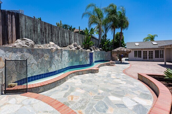 Building Photo - Spacious Entertainers Retreat in San Carlos!