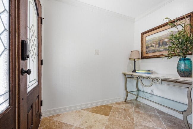 Building Photo - 2209 W Settler's Way