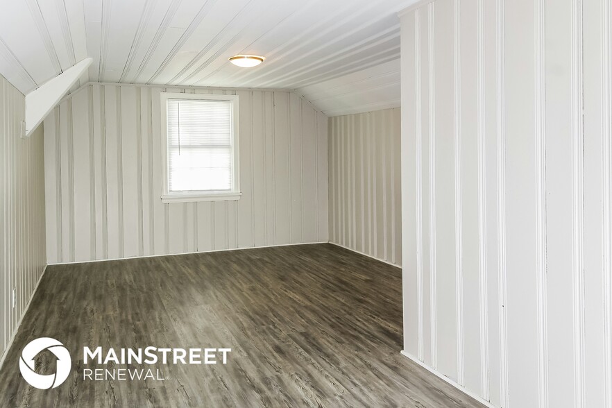 Building Photo - 15602 Scottsdale Blvd