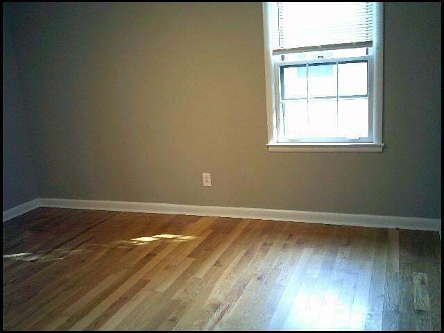 Building Photo - 303 Brookside Dr