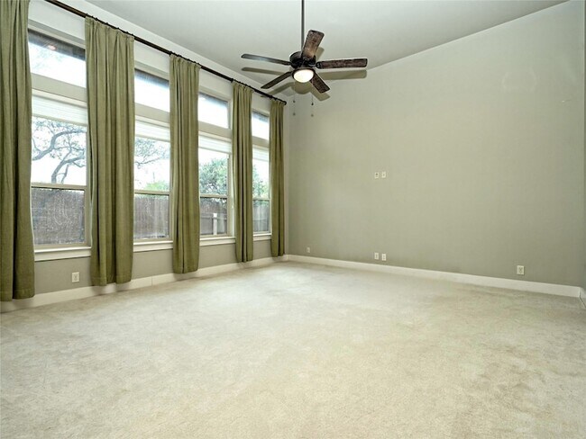 Building Photo - 3001 Noack Dr