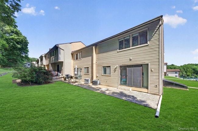 Building Photo - 202 Concord Ln