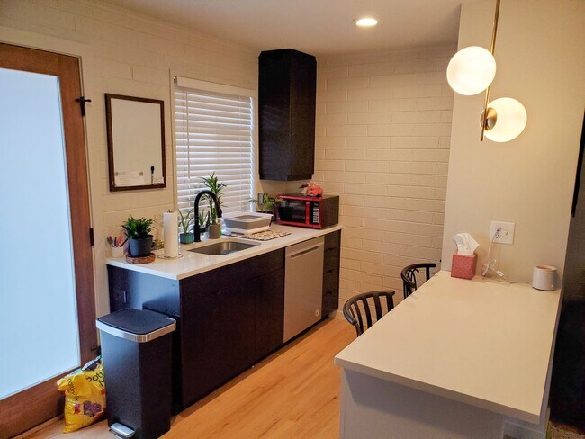 Building Photo - Remington1705 (KC-JF-NB)