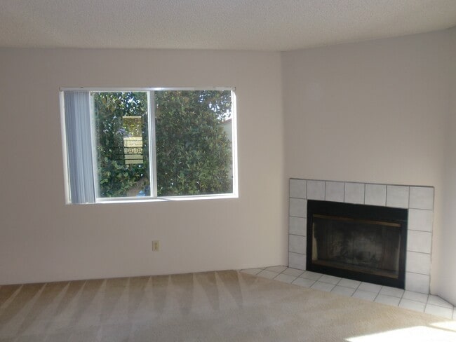 Building Photo - 7425 Charmant Dr