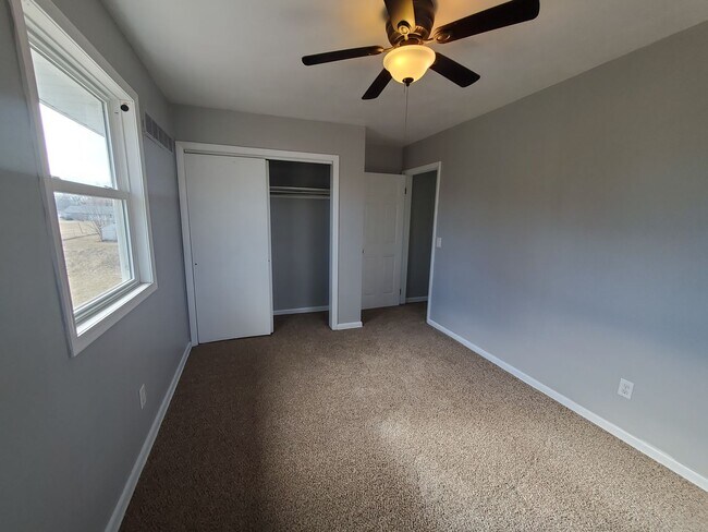 Building Photo - SL KSR1012