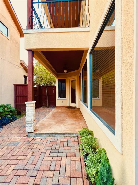 Building Photo - 11023 Robin Hood Ct