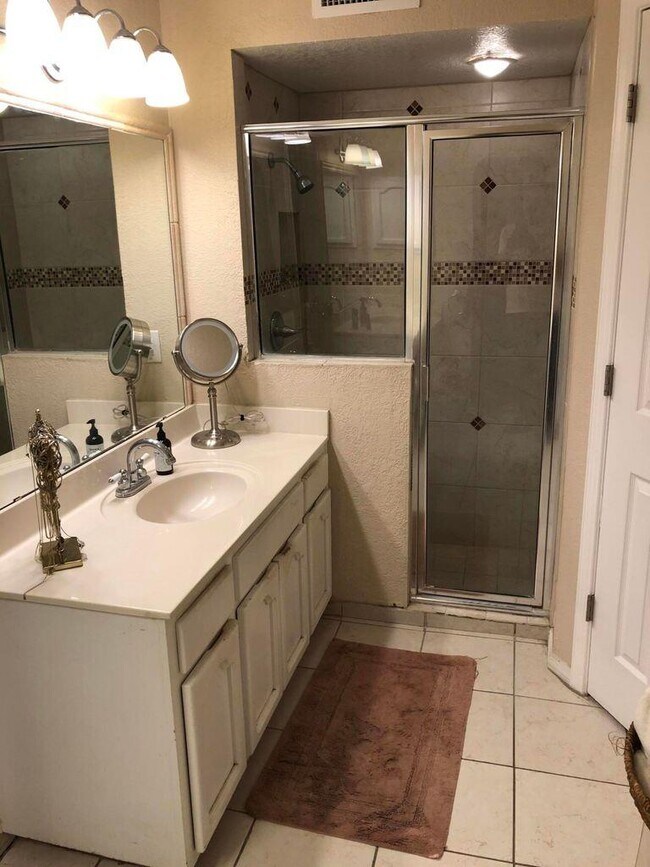Building Photo - 6412 Brisa Del Mar Dr