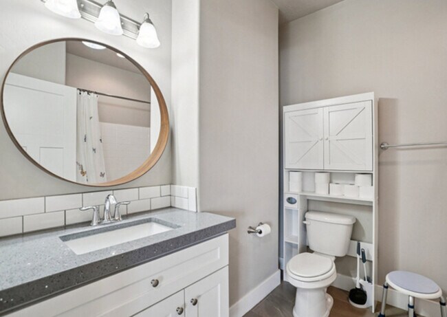 Building Photo - Your Next Home Awaits!