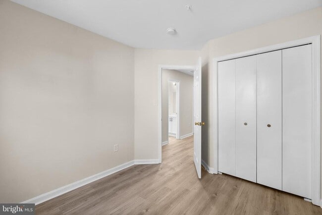 Building Photo - 111 Cavenrock Ct