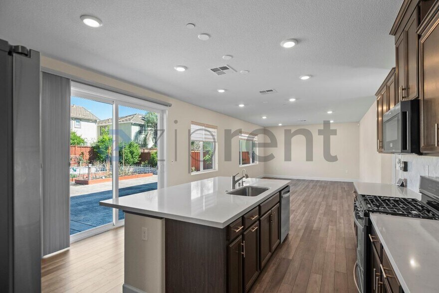 Building Photo - 5587 Howell Mountain Ln