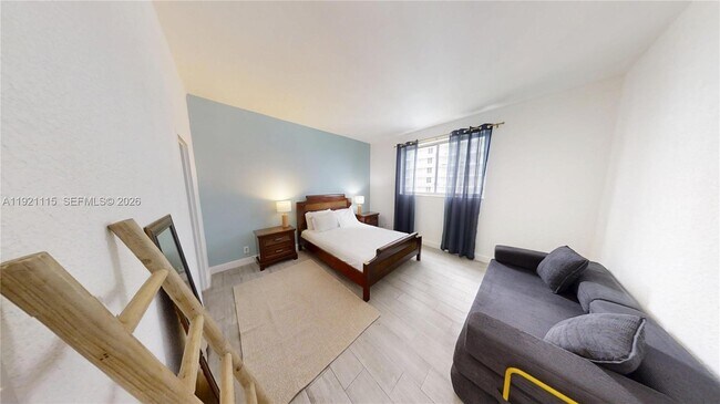 Building Photo - 4001 S Ocean Dr
