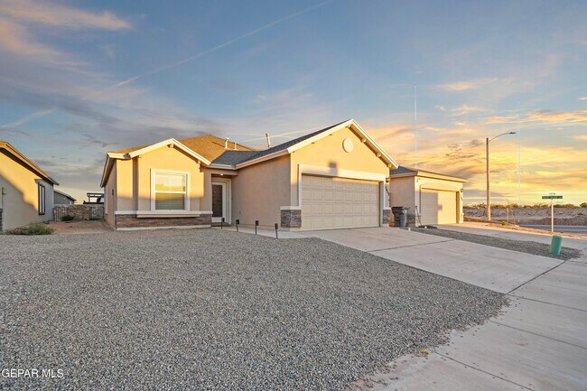 Building Photo - 12612 Don Norte St