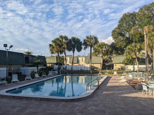 Primary Photo - 1799 N Highland Ave