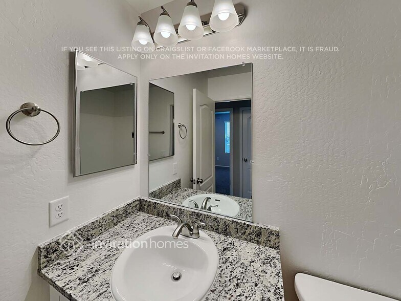 Building Photo - 1544 W San Tan Hills Dr