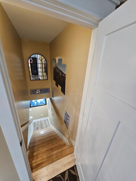 Building Photo - 435 High St