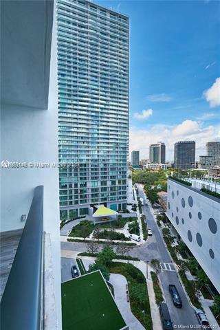 Building Photo - 650 NE 32nd St