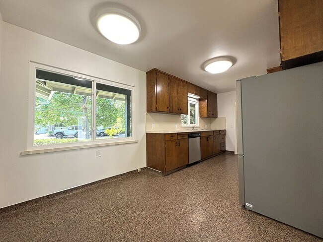 Building Photo - Charming 3BR/2BA Home in West Menlo Park