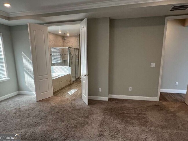 Building Photo - 226 Edgewater Dr