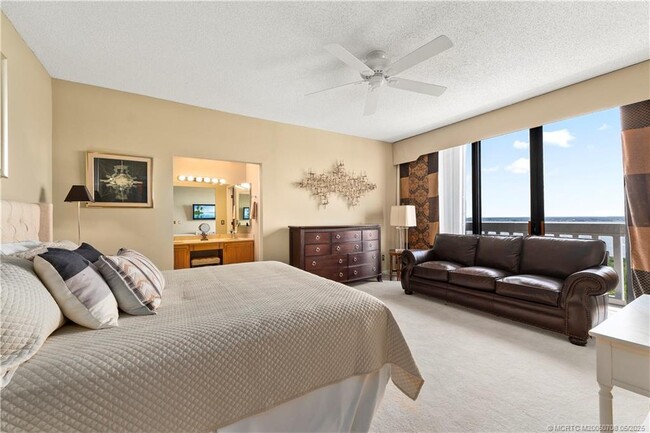 Building Photo - 9960 S Ocean Dr