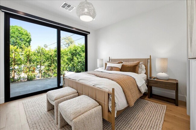 Building Photo - 3631 N 54th Ct