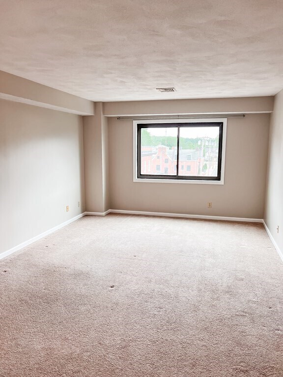 Building Photo - 68 N Washington St