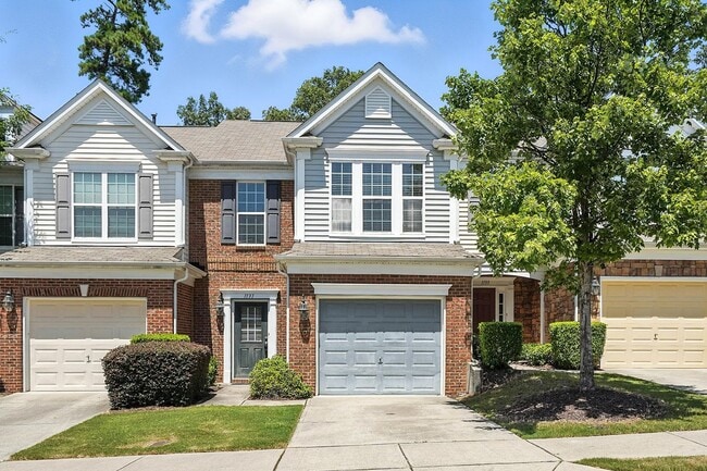 Building Photo - WONDERFUL TOWNHOUSE IN CARY-3 BEDROOMS 2 1...