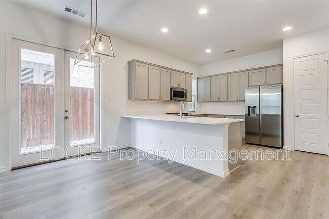 Building Photo - 205 Athenia Dr