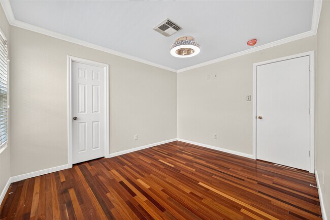 Building Photo - 20151 Pioneer Ridge Dr