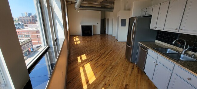 Building Photo - 2107 Grand Blvd