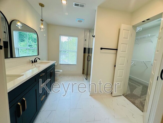 Building Photo - 1406 Lantana Ln NW