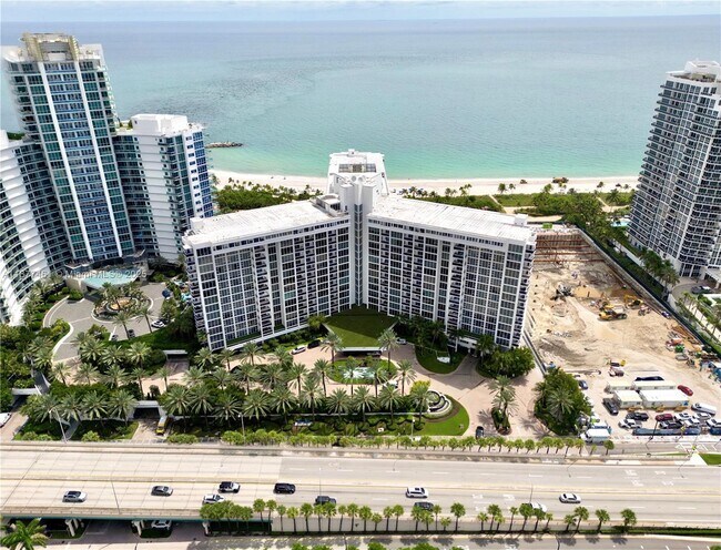 Building Photo - 10275 Collins Ave