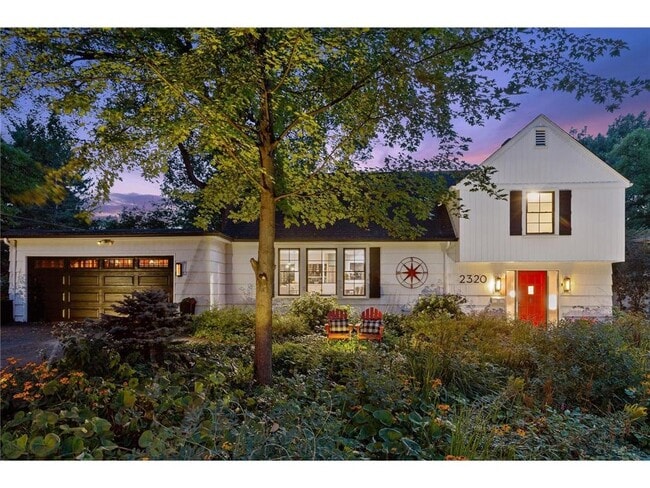 Building Photo - 2320 Parklands Rd