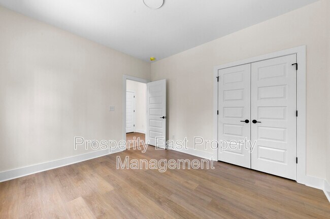 Building Photo - 3420 Tappan Pl