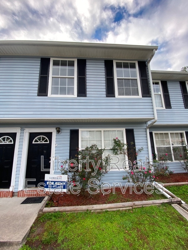 Primary Photo - 1100 Pineland Ave