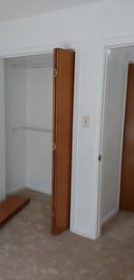 Building Photo - 2020 Elmhurst Ln