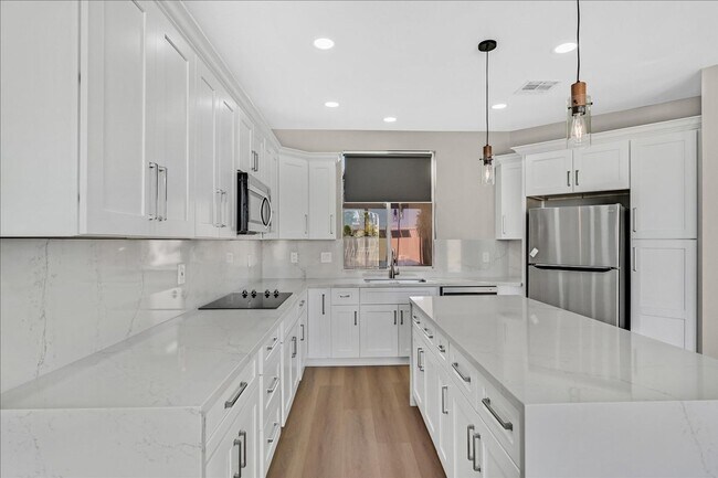 Building Photo - Summerlin House close to Red Rock Casino.